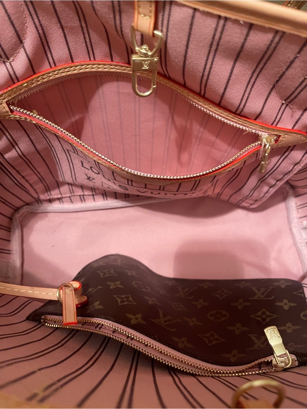 FAUX Louis Vuitton Monogram Neverfull Tote with Pouch - Picture 6 of 11